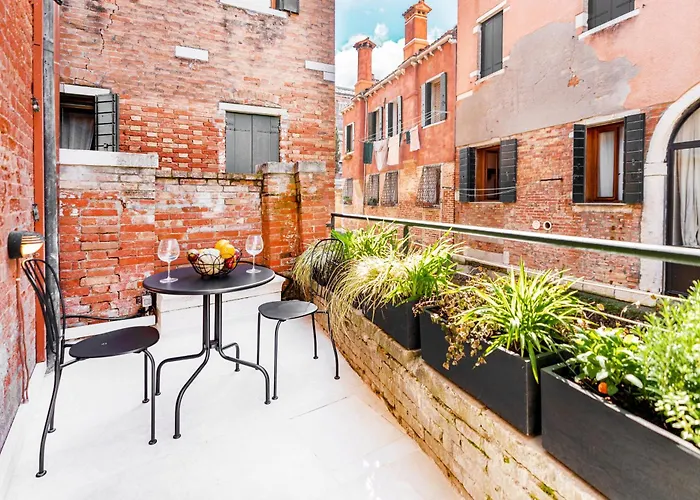 Appartamento Di Lusso Con Terrazza Sull'Acqua